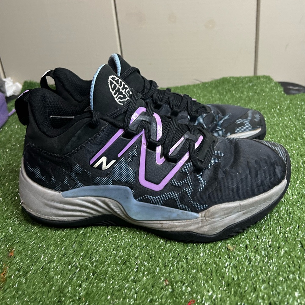 Size 8M- New Balance Two WXY v3 basketball shoes Black / Purple / camo